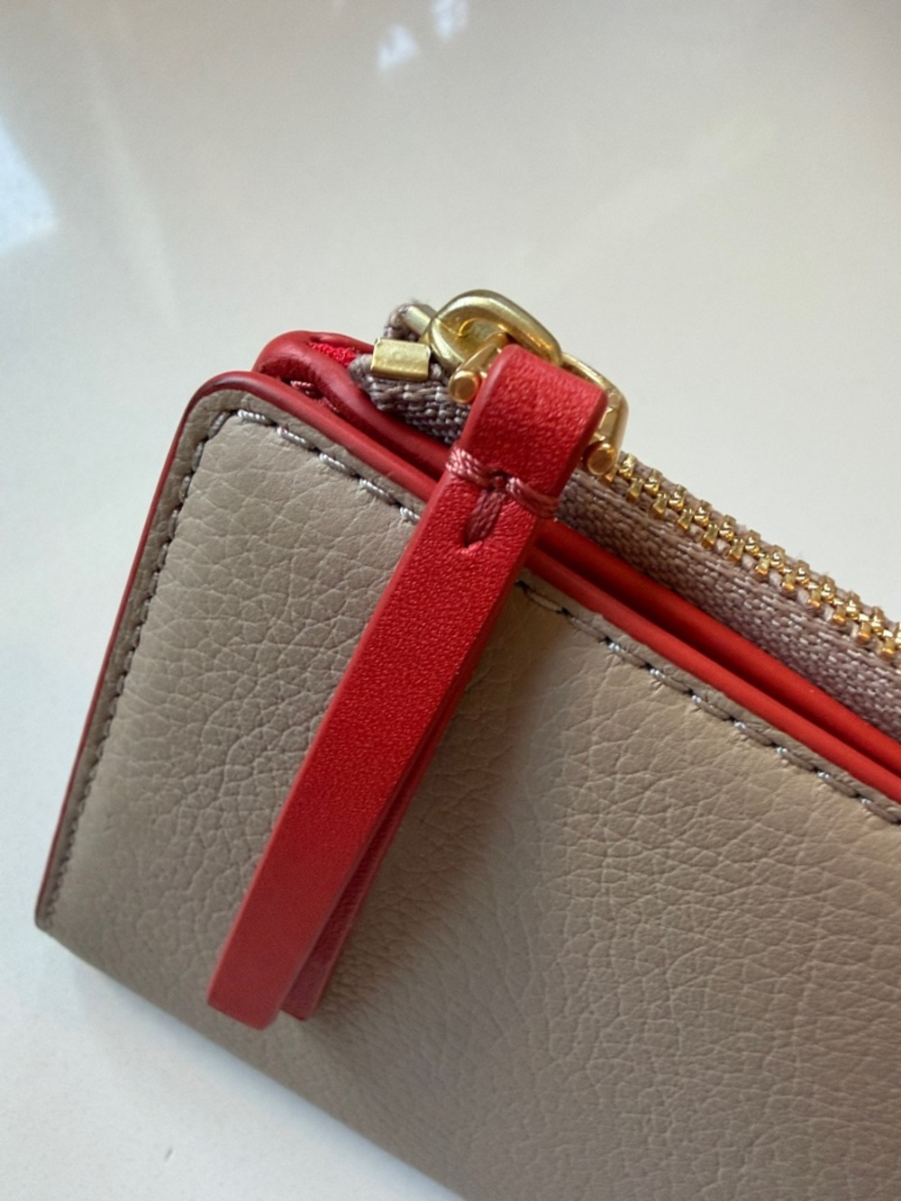 TORY BURCH ROBINSON PEBBLED ZIP SLIM WALLET - Picture 4 of 8